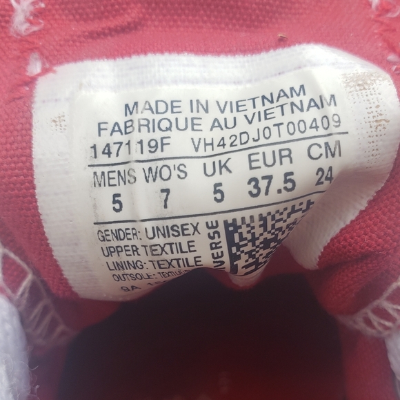 Unisex red and white Converse - Picture 4 of 4